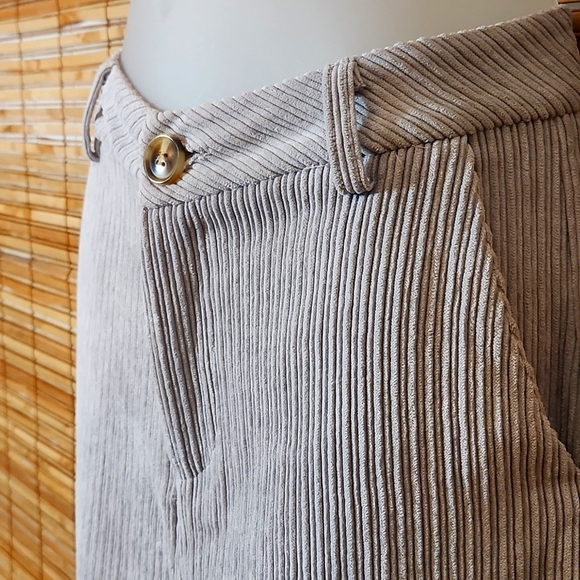 Mid-Rise Wide Wale Corduroy Slacks 🍁 - Picture 2 of 12
